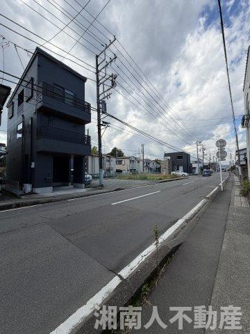 小田原市扇町5丁目　中古戸建の前面道路含む現地写真|前面道路含む現地写真です