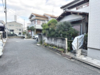 【前面道路含む現地写真】 | 真福寺　中古一戸建 | 前面道路約４．７ｍ！広々運転の苦手な方も安心ですね！