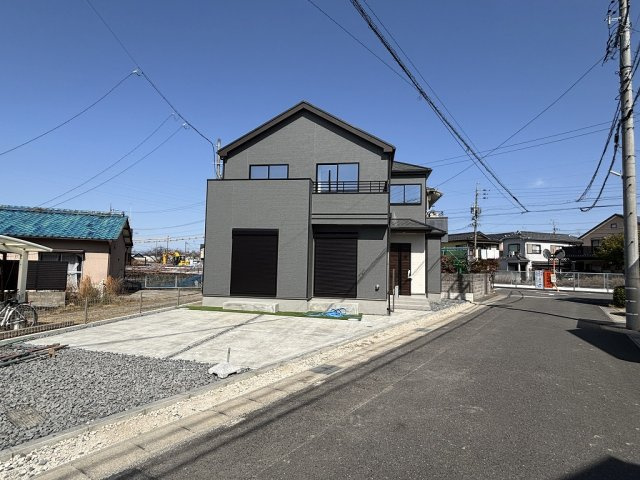 小牧市大字岩崎　新築戸建の外観|田県神社前駅　徒歩１３分。
南東側道路・陽当たり良好。