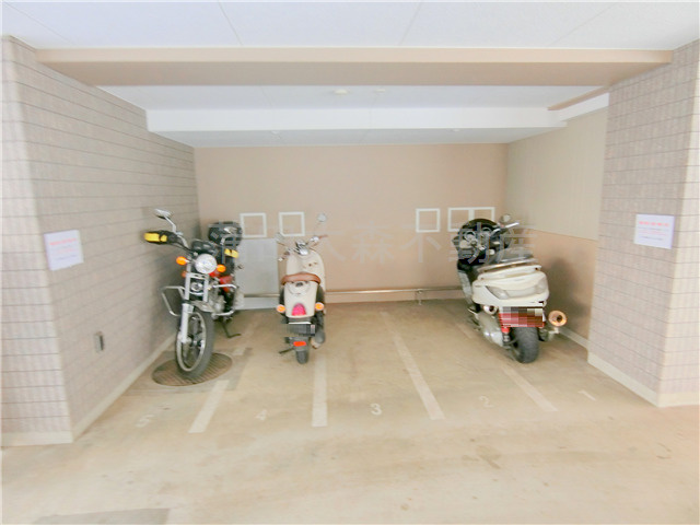 ラ・ヴィータ35のその他共用部分|バイク置き場　空き状況等詳細はお問合せください。