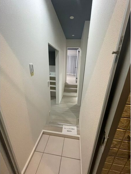 あんしん+衣摺08-7002の玄関