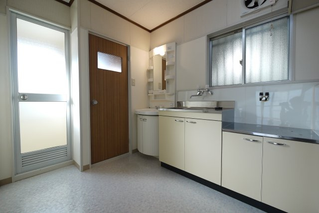 白神第三ビルのキッチン|※写真は別の部屋のものです。