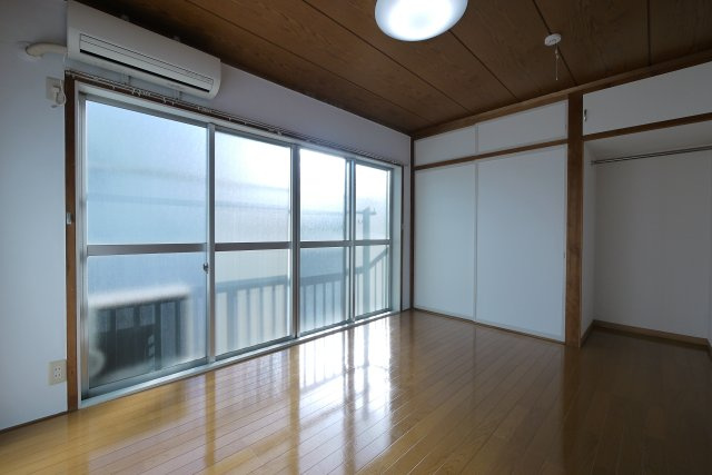 白神第三ビルの洋室|※写真は別の部屋のものです。