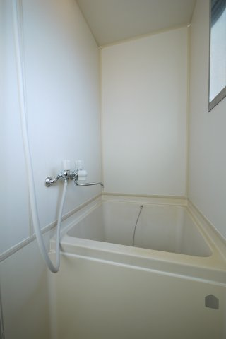 白神第三ビルの浴室|※写真は別の部屋のものです。