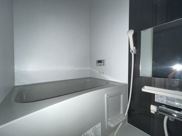 ラミアカーサ衣摺の浴室