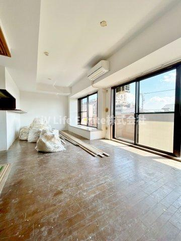 ライオンズガーデン武蔵関公園弐番館の居間・リビング