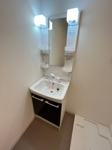 ジーメゾン平磯の洗面所