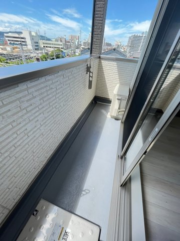 ジーメゾン平磯のバルコニー