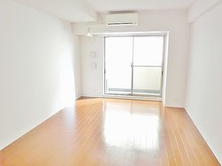 セレッソコート新大阪の居間・リビング