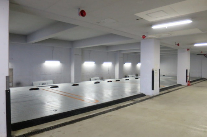 FUKASAWA614マンション　高層階　管理人　オートロック　宅配BOXの駐車場