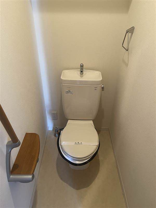 ファミーユエムアンドティB棟のトイレ