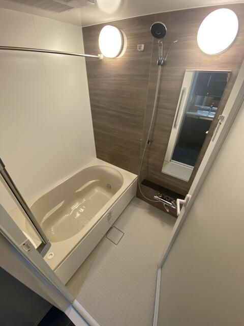 クレストコート上野の浴室