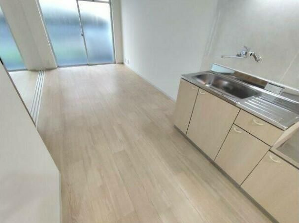 ハイネス成輪の居間・リビング