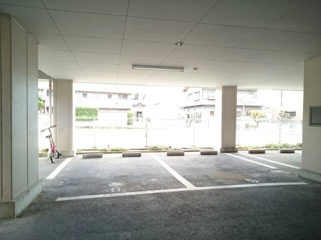 エスペランサ１２７の駐車場