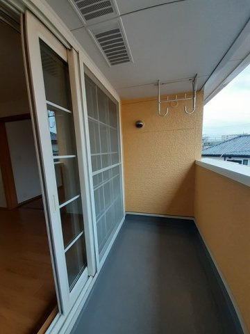 エレガントカーサＢ棟のバルコニー