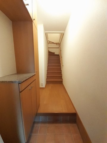 エレガントカーサＢ棟の玄関