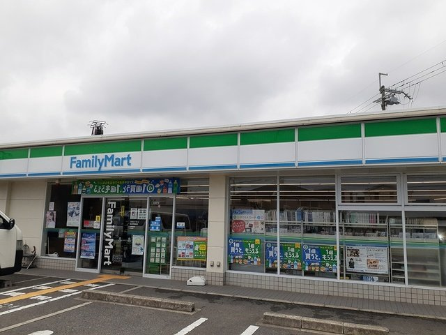 エレガントカーサＢ棟の周辺|ファミリーマート様まで475m
