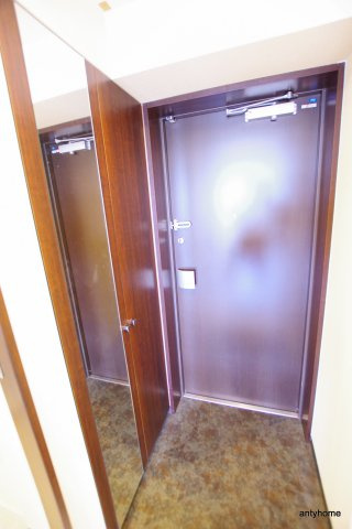 アーバンフラッツ西中島　仲介手数料無料の玄関