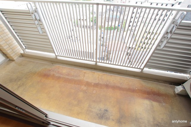 アーバンフラッツ西中島　仲介手数料無料のバルコニー