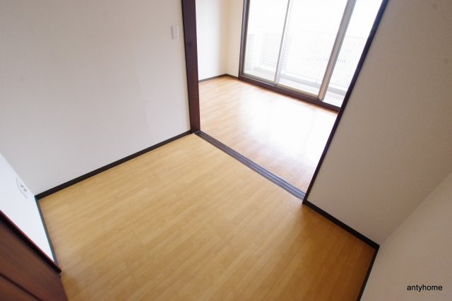 アーバンフラッツ西中島　仲介手数料無料の寝室