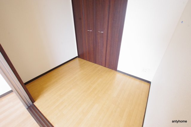 アーバンフラッツ西中島　仲介手数料無料の寝室