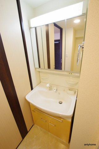 アーバンフラッツ西中島　仲介手数料無料の洗面所