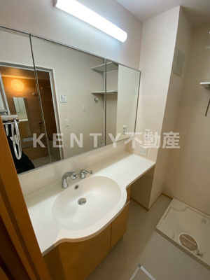 【洗面所】 | メルシー芙蓉Ⅷ | 忙しい朝には欠かせない洗面所です