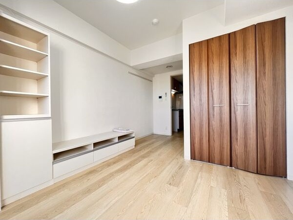 ドゥナーレ辻町の居間・リビング