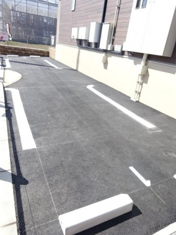 アバンツァートの駐車場