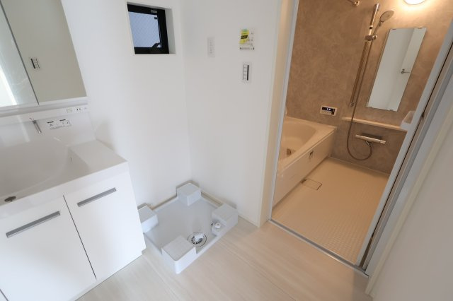 《仲介手数料無料》浦和区大東１丁目31-8新築一戸建てメルディアのランドリースペース|撮影日 2025年12月2日 11:30 曇り