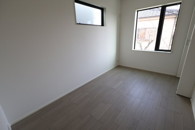 《仲介手数料無料》浦和区大東１丁目31-8新築一戸建てメルディアの洋室|撮影日 2025年12月2日 11:30 曇り