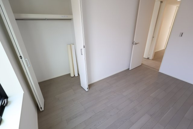 《仲介手数料無料》浦和区大東１丁目31-8新築一戸建てメルディアの洋室|撮影日 2025年12月2日 11:30 曇り