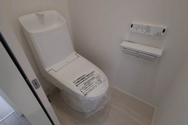 《仲介手数料無料》浦和区大東１丁目31-8新築一戸建てメルディアのトイレ|撮影日 2025年12月2日 11:30 曇り