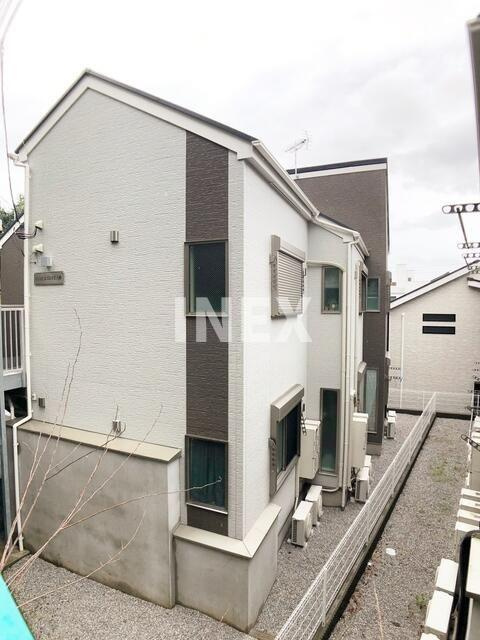 横浜市中区仲尾台のアパートの外観