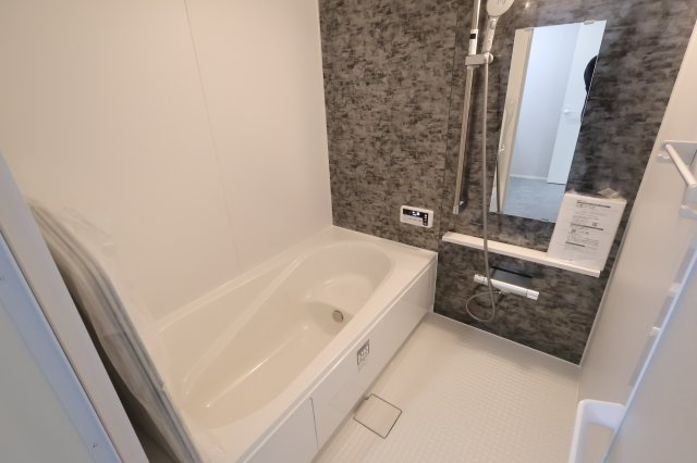 《仲介手数料無料》浦和区大東１丁目31-8新築一戸建てメルディアの浴室|撮影日2025年12月2日 11:30 曇り