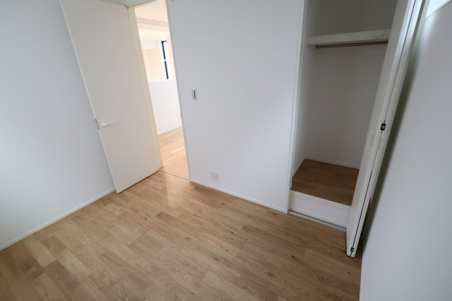 《仲介手数料無料》浦和区大東１丁目31-8新築一戸建てメルディアの洋室|撮影日2025年12月2日 11:30 曇り