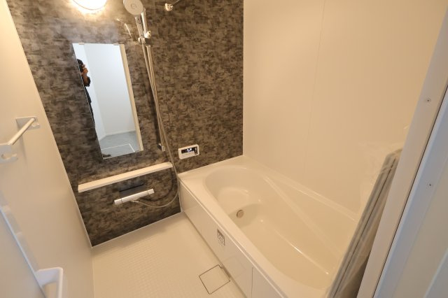 《仲介手数料無料》浦和区大東１丁目31-8新築一戸建てメルディアの浴室|撮影日 2025年12月2日 11:40 晴れ