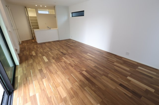 《仲介手数料無料》浦和区大東１丁目31-8新築一戸建てメルディア