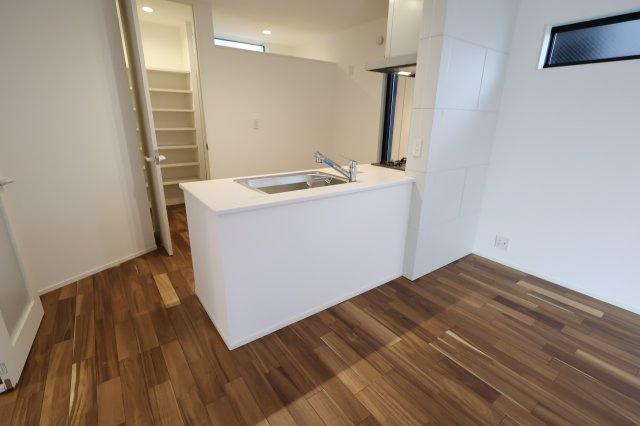 《仲介手数料無料》浦和区大東１丁目31-8新築一戸建てメルディアのキッチン|撮影日 2025年12月2日 11:40 晴れ