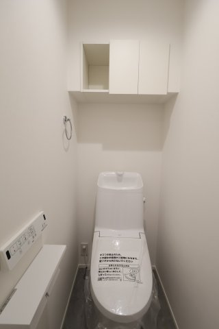 《仲介手数料無料》浦和区大東１丁目31-8新築一戸建てメルディアのトイレ|撮影日 2025年12月2日 11:40 晴れ