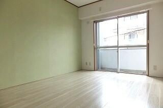 ロイヤルガーデン国分寺の洋室