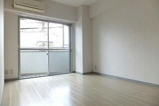 ロイヤルガーデン国分寺の寝室