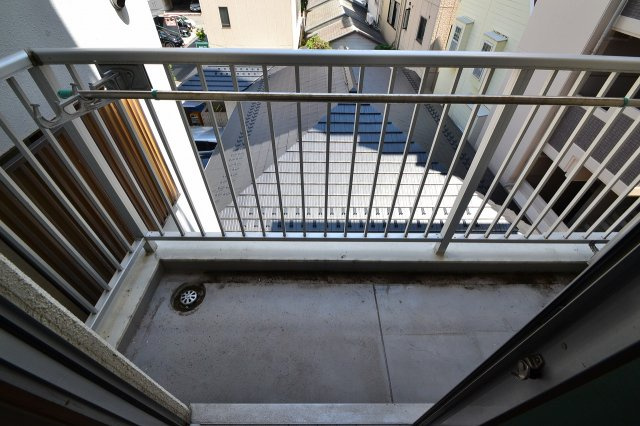 広島市中区富士見町の賃貸マンションのバルコニー