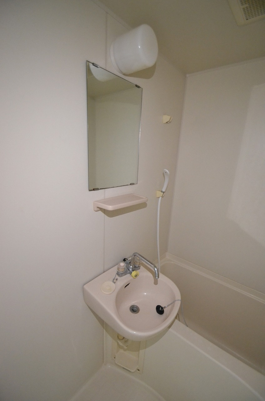 広島市中区富士見町の賃貸マンションの洗面所