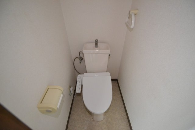 広島市中区富士見町の賃貸マンションのトイレ