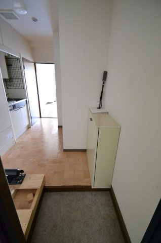 広島市中区富士見町の賃貸マンションの玄関