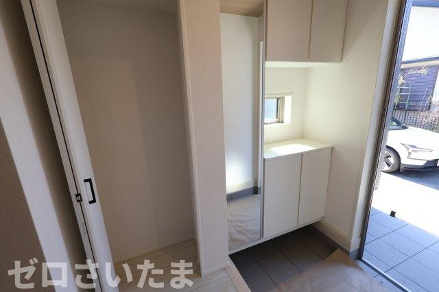 《仲介手数料無料》上尾市小泉６丁目18-2(全1戸)新築一戸建てグラファーレの玄関