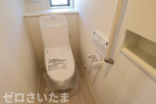 《仲介手数料無料》上尾市小泉６丁目18-2(全1戸)新築一戸建てグラファーレのトイレ