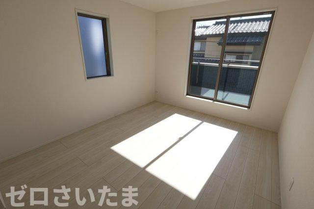 《仲介手数料無料》上尾市小泉６丁目18-2(全1戸)新築一戸建てグラファーレの洋室