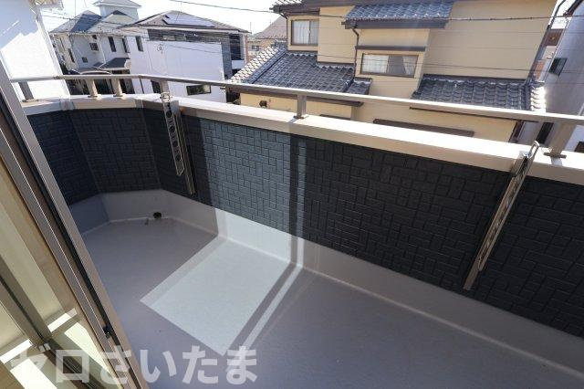 《仲介手数料無料》上尾市小泉６丁目18-2(全1戸)新築一戸建てグラファーレのバルコニー
